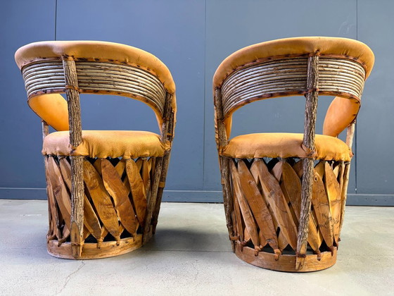 Set di 2 sedie da pranzo messicane in stile Art Populaire vintage, anni '70. – Leather, Wood (photo 7 of 11)