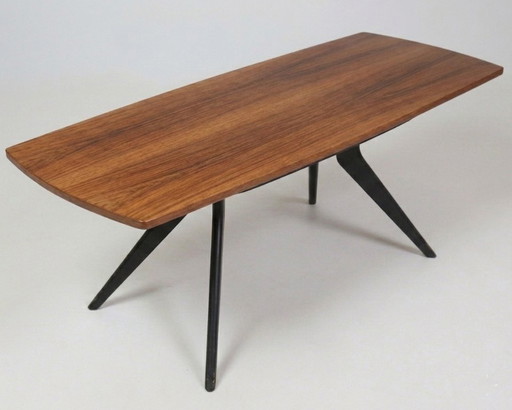 Vintage skandinavischer Teak-Couchtisch mit schwarzen Beinen - 142 cm - 1960er Jahre