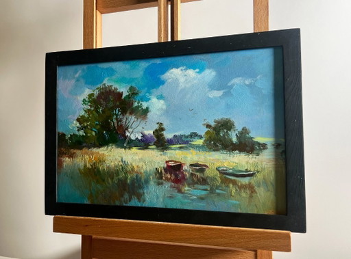 Dipinto ad olio originale, paesaggio costiero con campi e tre barche sul fiume.