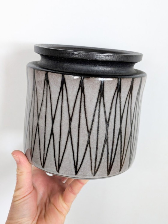 Image 1 of Pot de fleurs en céramique d'atelier ouest-allemand — Sgraffito géométrique, Cologne
