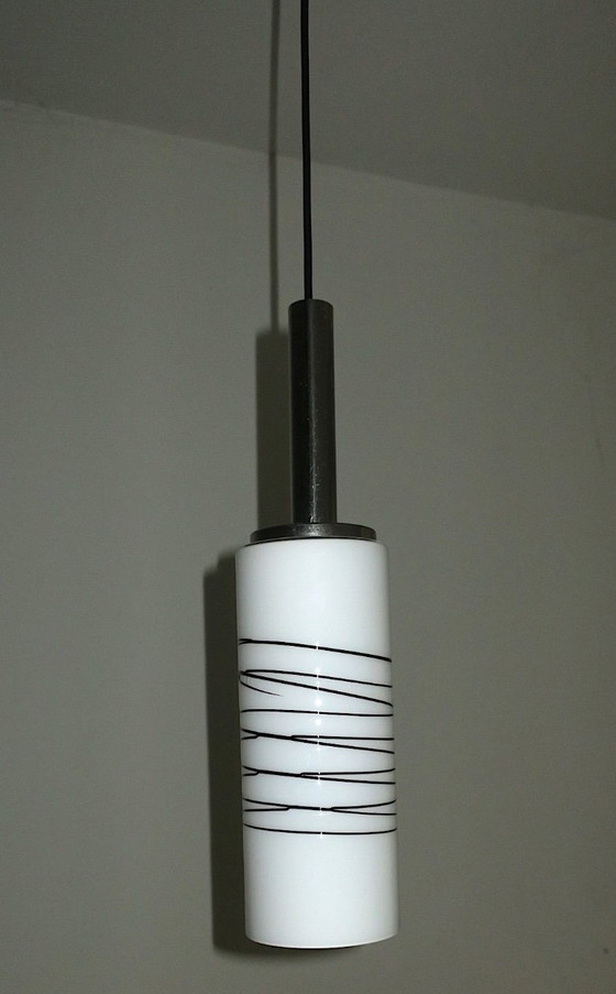 Image 1 of Lampada a sospensione in vetro lattimo opalino italiano con sovrapposizione, anni '60