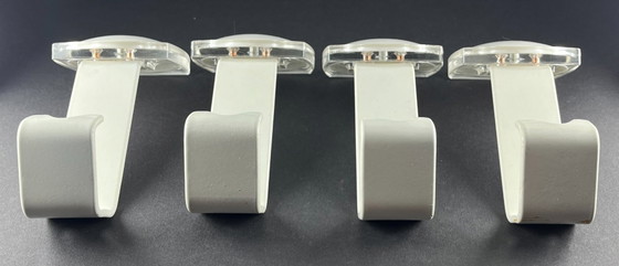 Set of 4 vintage wall hooks – Space Age design, white metal & transparent acrylic – Coat racks, Plexiglass (photo 4 of 17)