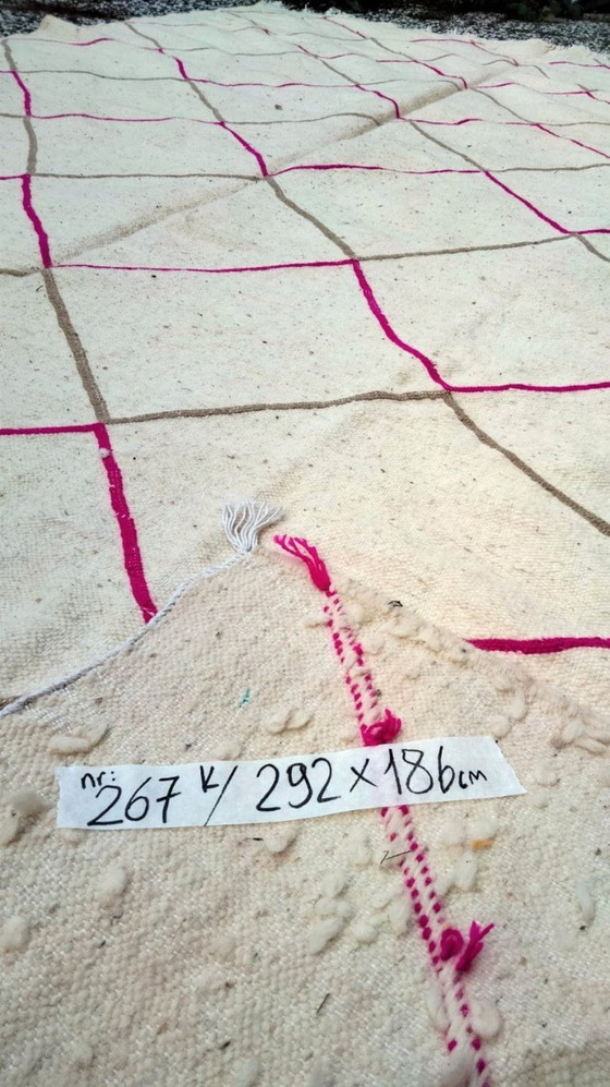 Image 1 of hand-knotted Berber wool rug 292x186cm