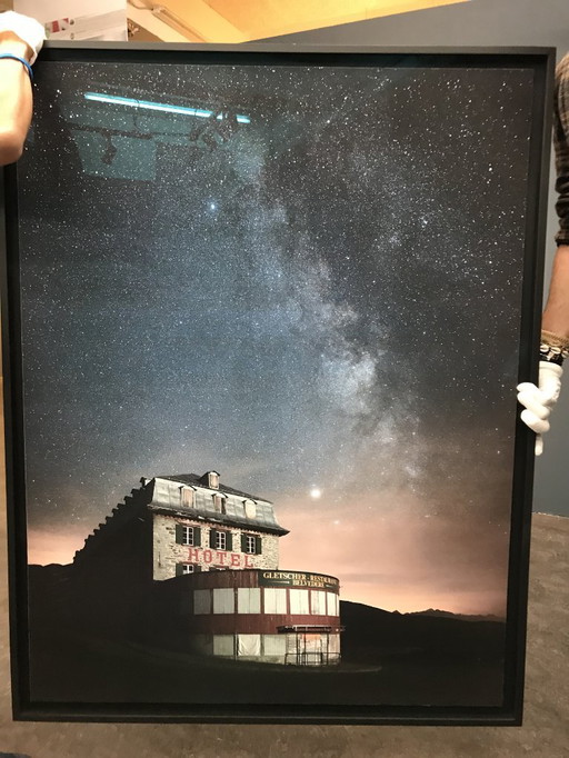 Hotel abandonado en el Paso de Furka, Suiza, 134x100cm, edición 1/3