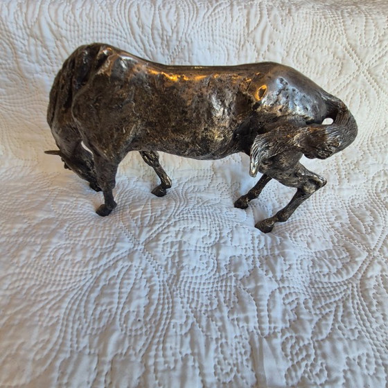 Sculpture de Cheval Broutant à Finition Argentée – Metal (photo 9 of 9)