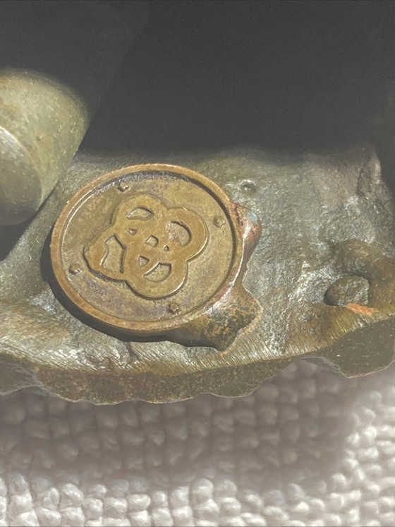 Image 1 of Campanello di servizio in bronzo d'epoca raffigurante una donna aristocratica