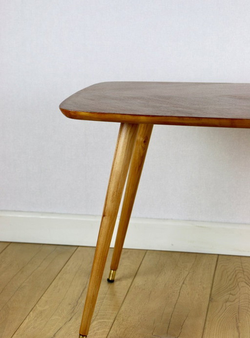 Skandinavischer schwedischer Couchtisch/Konsolentisch aus den 1970er Jahren – Walnuss