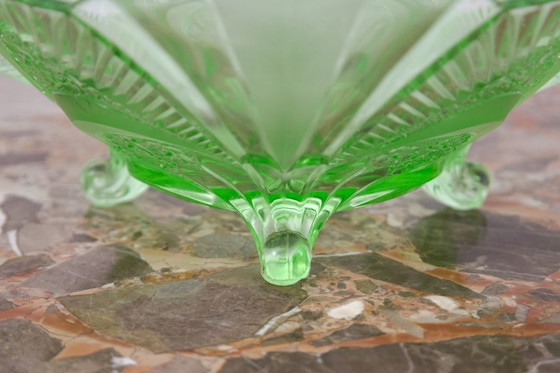 Image 1 of Plato Art Déco verde de Hortensja, número de catálogo 527.