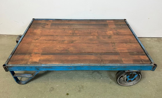 Image 1 of Großer blauer Industrie-Couchtischwagen, 1960er Jahre