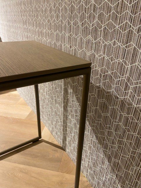 Evidence Kadmos side table