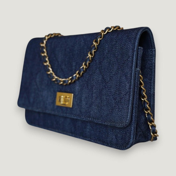 Image 1 of CHANEL PORTEMONNEE MET KETTING | DENIM