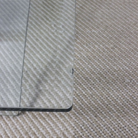 Image 1 of Mesa de centro de cristal con detalles de mármol – Diseño de Maurice Barilone