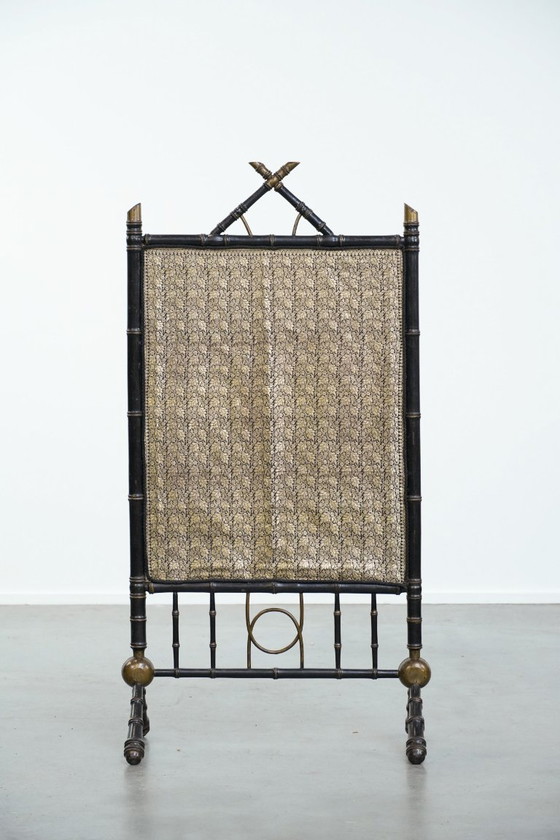 Image 1 of Antiek Frans faux bamboo haardscherm met een luxe stof