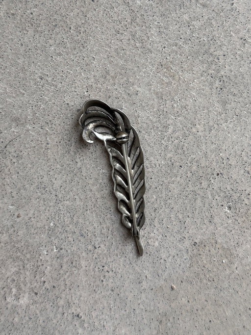 Vintage A835 Belgian silver leaf brooch with stones