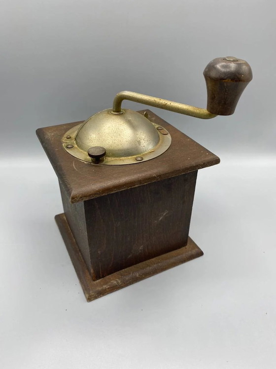 Antique wood and brass coffee grinder – Cranked handle – Kitchen accessories, Rustic (photo 3 of 3)