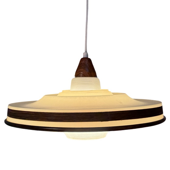 Image 1 of Suspension vintage années 70 - Plastic Fantastic ! - Centre en verre et accents imitation bois