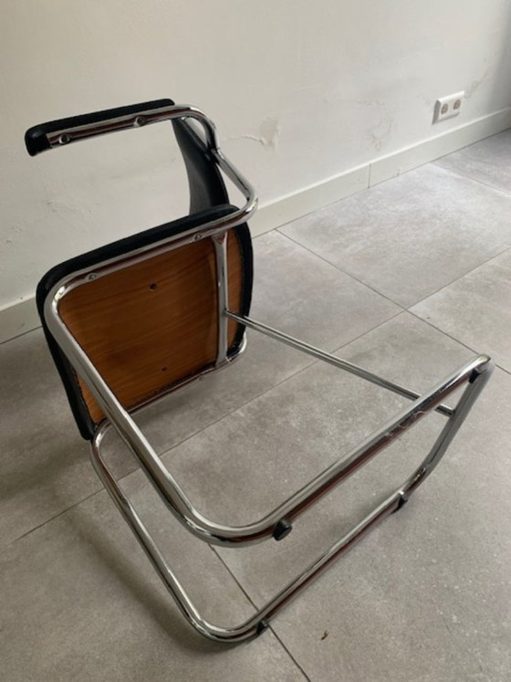 Sedia a slitta con braccioli, nera, Sedie da pranzo, Cromo, Metallo, Nero, Bauhaus (foto 5 di 5)