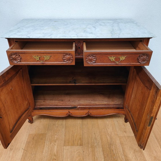 Image 1 of Commode ancienne de salle de bain avec plateau en marbre