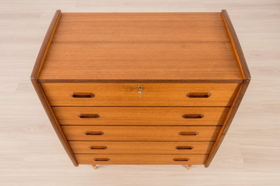 Image 1 of Cassettiera scandinava in teak, anni '60, stile Mid-Century Modern.
