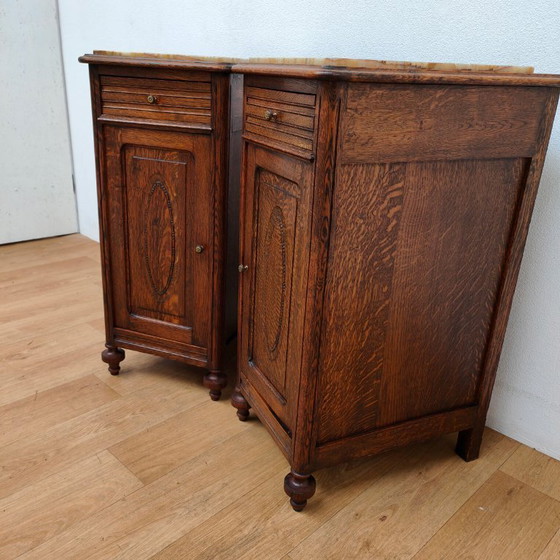 Image 1 of Set di comodini antichi vintage con piano in marmo