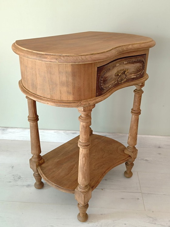 Image 1 of Meuble d'appoint vintage en chêne massif