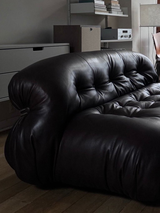 Cassina Soriana 2 Posti di Afra & Tobia Scarpa | Pelle di cioccolato | Ottime condizioni