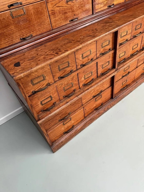 Image 1 of Sehr großer antiker amerikanischer Eichenholzschrank / Apothekerschrank, ca. 1900