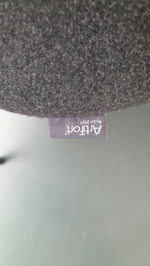 Artifort Aloa stoel van Khodi Feiz