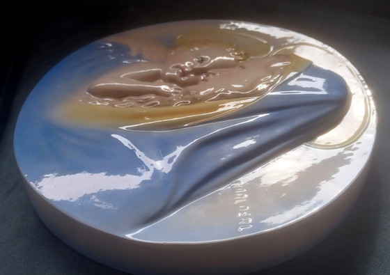 Image 1 of Placa antigua en relieve, Viena, Austria, Karl Perl, María y el Niño Jesús.