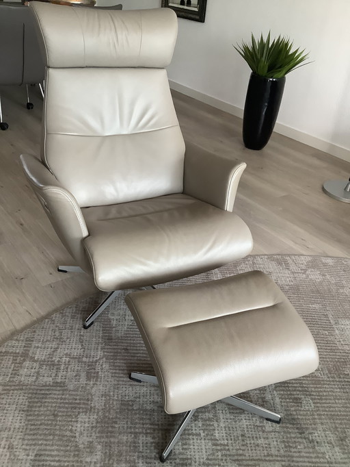 Fauteuil et pouf