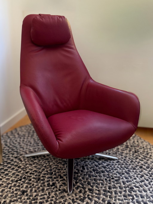 Pode Spot Two armchair including headrest and footstool