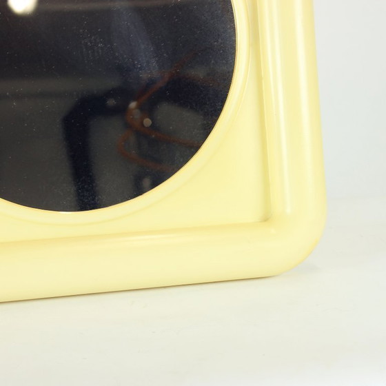 Image 1 of Specchio da parete di metà secolo con cornice originale in plastica, Cecoslovacchia, anni '60