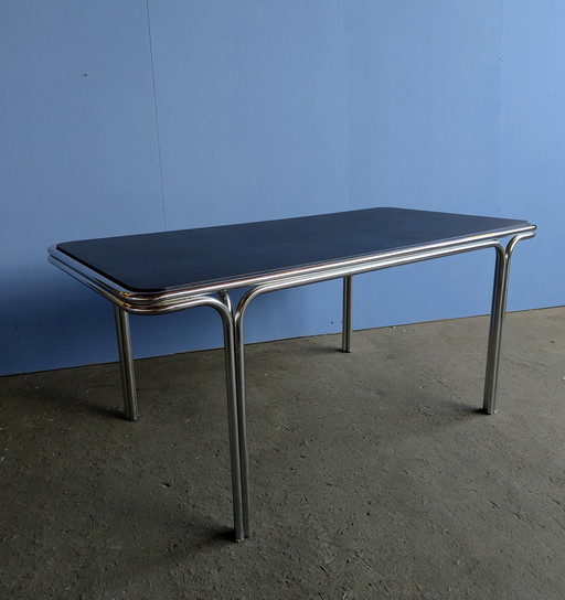 Mesa de comedor cromada de mediados de siglo