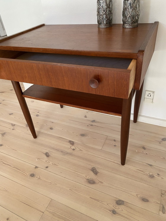 Tavolino Vintage Danese in Teak con Cassetto e Ripiano, Stile Mid-Century, Tavolini, Legno, Marrone (foto 5 di 5)
