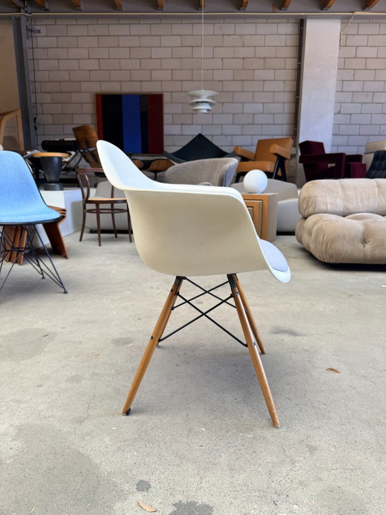 Vitra Eames DAW con cojín incorporado – Sillones, Metal, Plastic (photo 10 of 14)
