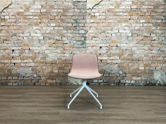 Hay AAC 11 Swivel, Pink fabric | Hee Welling, Dining chairs, Textile, Plastic, Modern (photo 2 of 15)