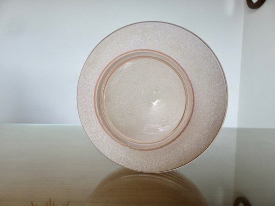Lámpara de techo de cristal rosa esmerilado con detalles dorados, Francia, 1950. – Plafones, Glass (photo 10 of 12)