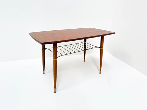 Table basse moderne Mid Century avec détails en laiton