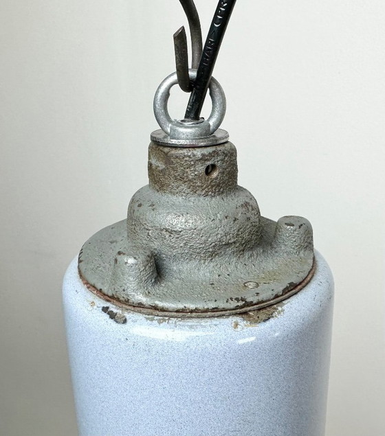 Image 1 of Lampada a sospensione industriale in smalto grigio Bauhaus con copertura in vetro, anni '50