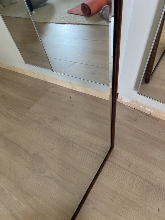 Image 1 of Miroir mural lourd ancien en loupe de bois festonnée