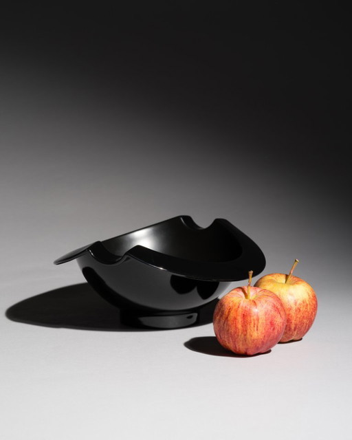 Cuenco posmodernista "Nautica" Porcelana Negra Jan van der Vaart Rosenthal años 90