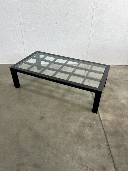 Schwarzer Hochglanz-Couchtisch mit Glasplatte, japanischer Stil, 1980er Jahre