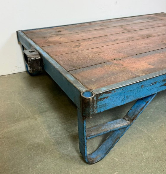 Image 1 of Großer blauer Industrie-Couchtischwagen, 1960er Jahre