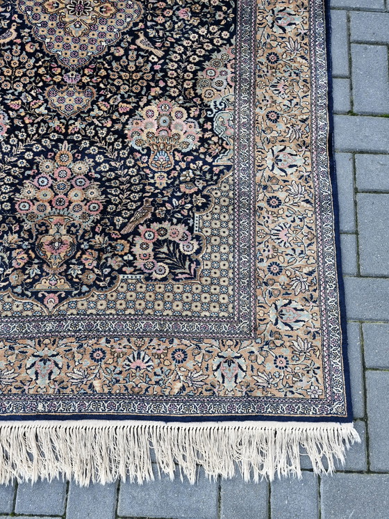 Image 1 of Handmade vintage tapijt