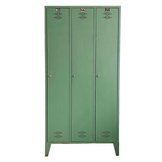 Image 1 of Casier industriel français vintage patiné vert