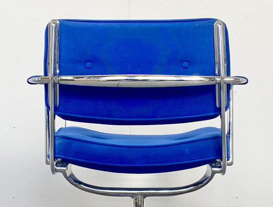 Silla Intermediate Herman Miller de los años 60, diseñada por Charles y Ray Eames – Sillas de conferencia (photo 5 of 10)