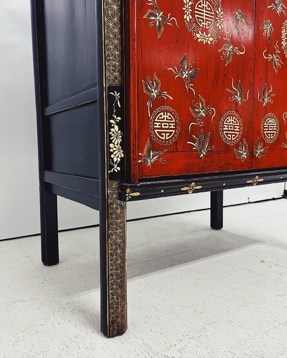 Image 1 of Vintage Chinese kast rood