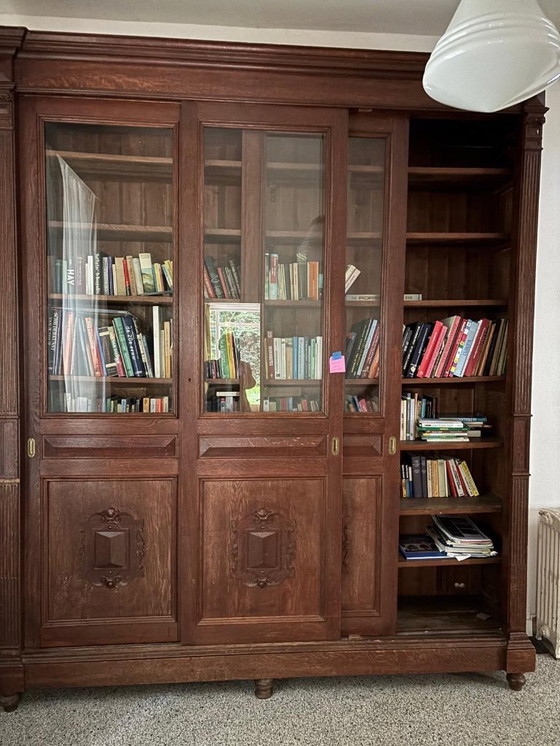 Image 1 of Antikes Bücherregal mit Schiebetüren – 2,5 x 3 Meter