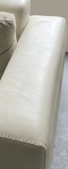 Sofá original Fendi Casa, incluye 2 cojines a juego.