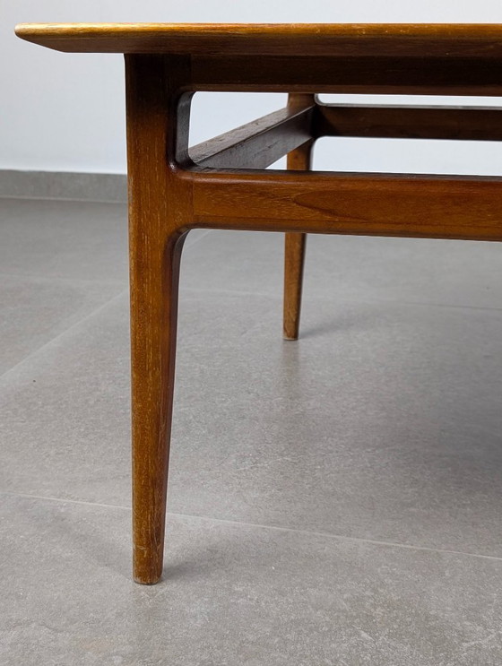 Image 1 of Skandinavischer moderner großer dänischer Teak-Couchtisch aus den 1950er Jahren